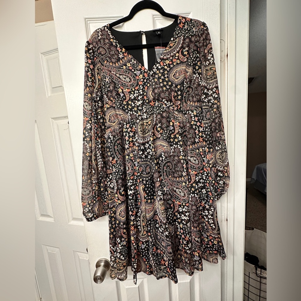 NWT Torrid Paisley Print Long Sleeve Dress